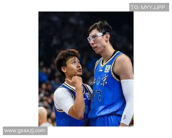 周琦因伤休战，球队遭遇连败——篮球巨星的坚韧与挑战