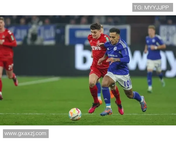 科隆被柏林赫塔击败,球场上的硝烟四起,柏林扬眉吐气夺得胜利 科隆被柏林赫塔击败,球场上的硝烟四起,柏林扬眉吐气夺得胜利